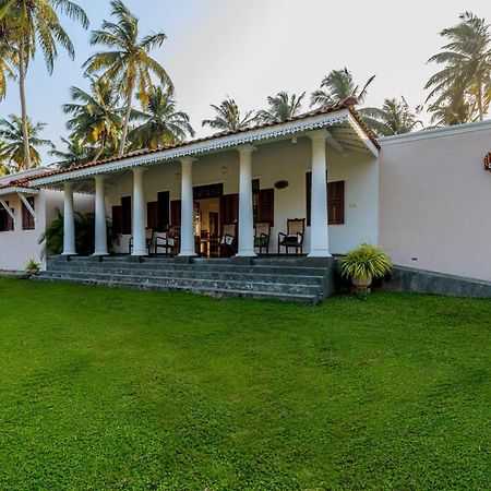 House By The Sea Hikka Hotel Hikkaduwa Eksteriør billede