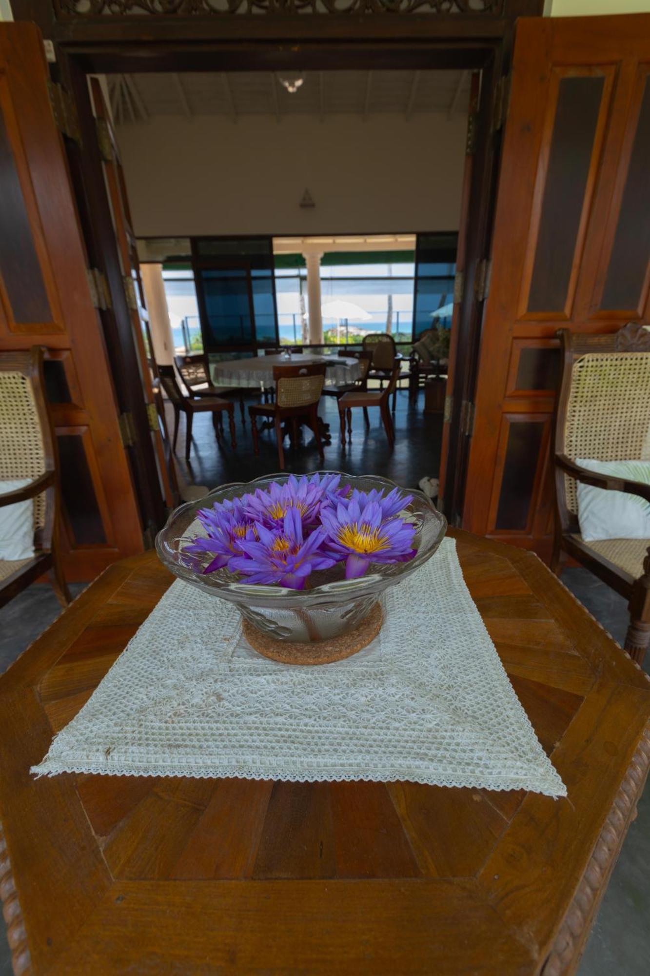 House By The Sea Hikka Hotel Hikkaduwa Eksteriør billede