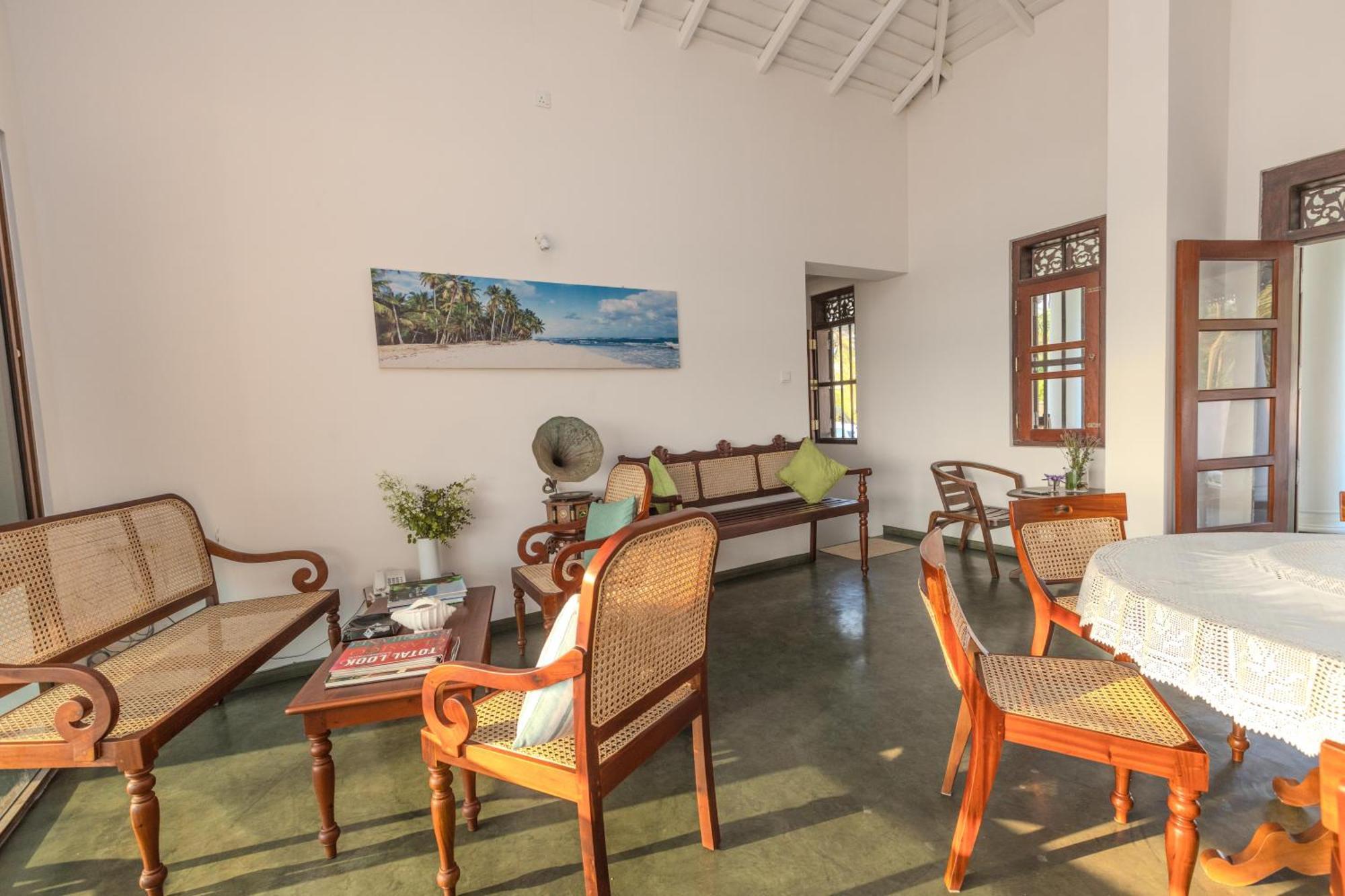 House By The Sea Hikka Hotel Hikkaduwa Eksteriør billede